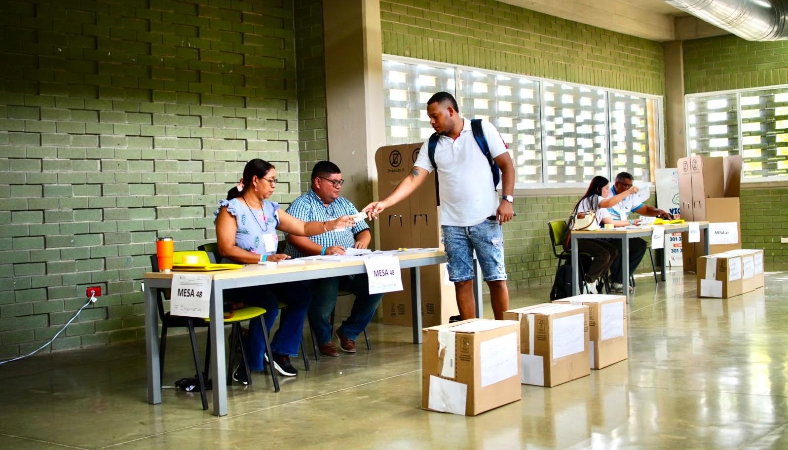 Aspecto de la jornada electoral en Uniatlántico.