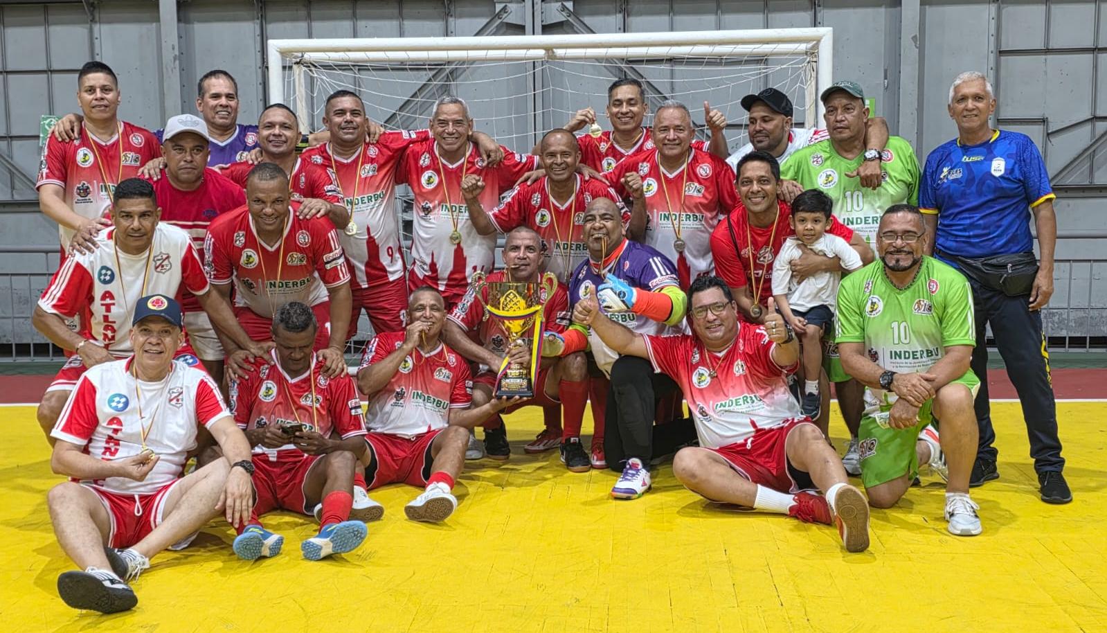 Integrantes de la selección Atlántico senior máster de futbol de salón U50.