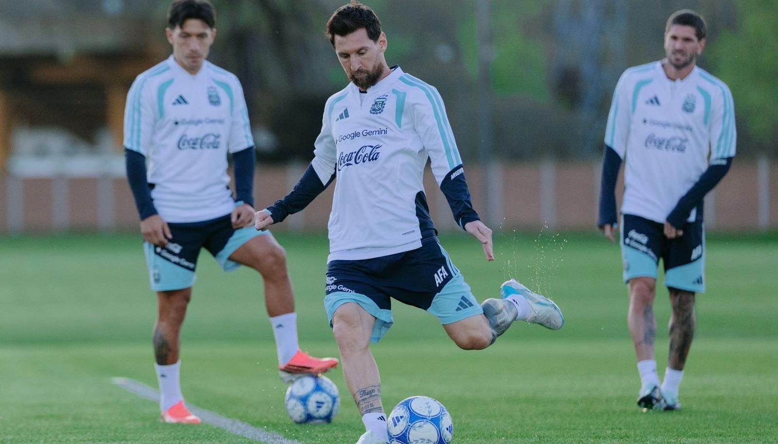 Lionel Messi durante un entrenamiento con la selección Argentina.