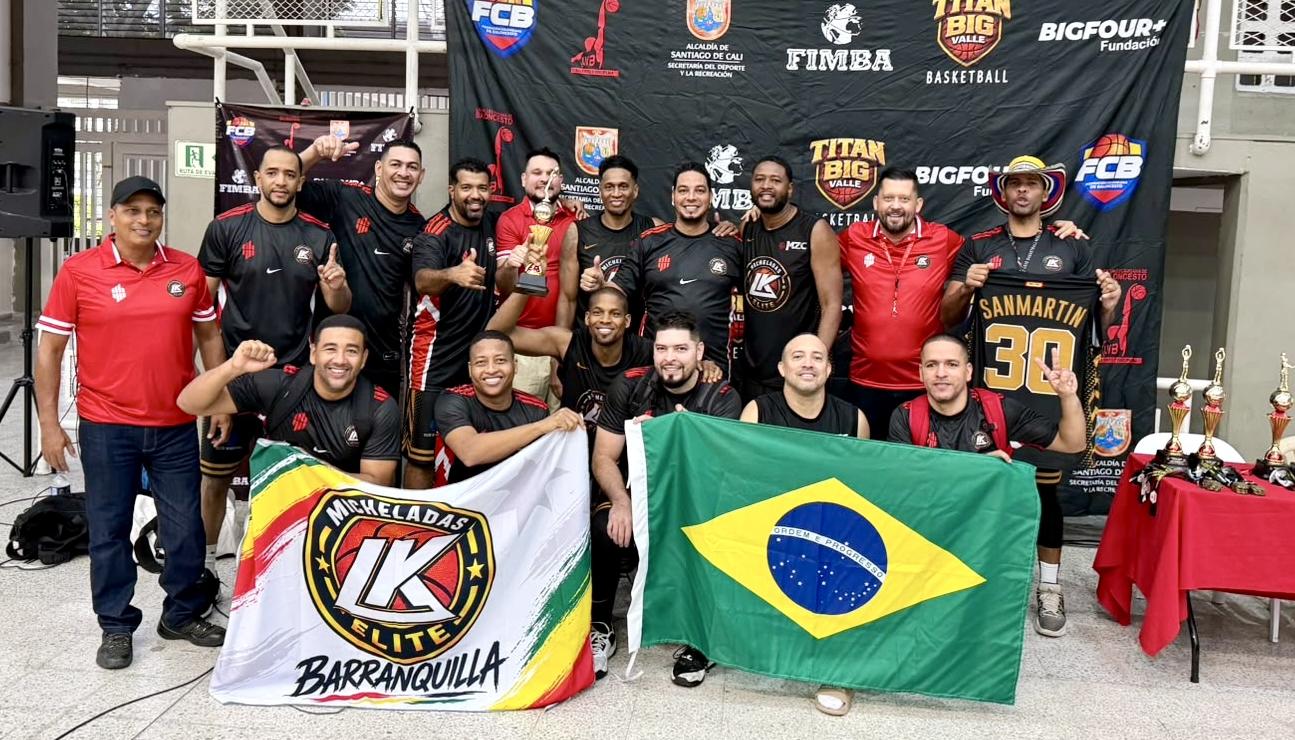 Integrantes del club Micheladas LK Élite de Barranquilla.