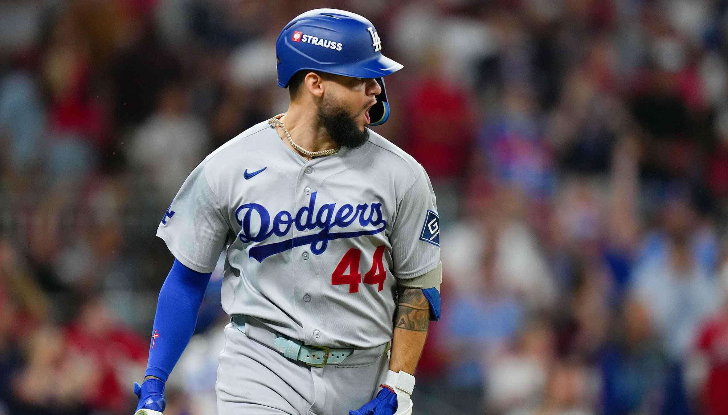 Andy Pages tras conectar un sencillo impulsador de dos carreras para los Dodgers.