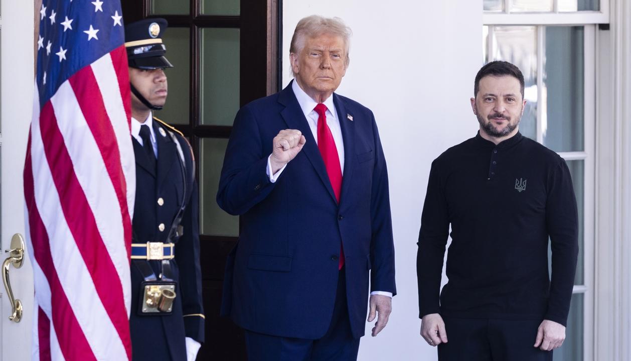 Donald Trump con Volodímir Zelenski, presidente de Ucrania. 