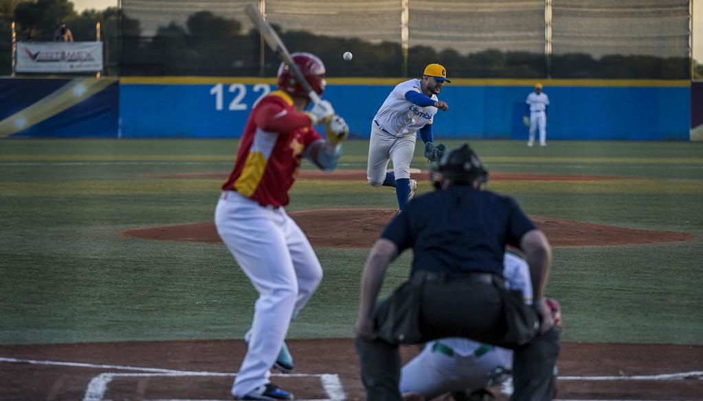 Julio Vivas fue el pitcher ganador tras lanzar cinco entradas completas. 