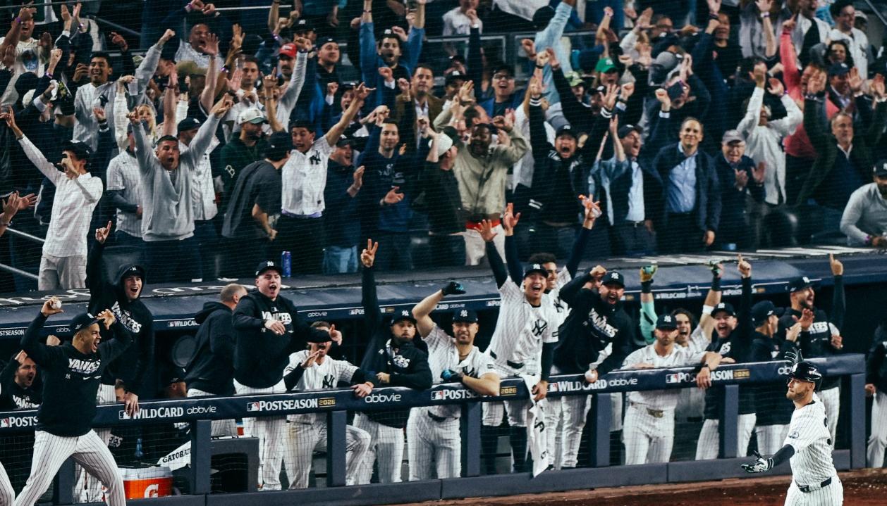 Cody Bellinger tras batear un jonrón de tres carreras para los Yanquis. 