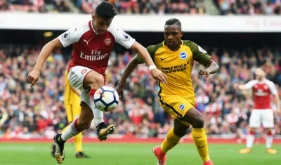 Alexis Sánchez con la marca del colombiano José Izquierdo. 