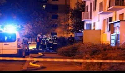 Los bomberos, 53 efectivos del servicio departamental, lograron controlar el incendio.