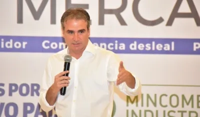 Pablo Felipe Robledo, Superintendente de Industria y Comercio.