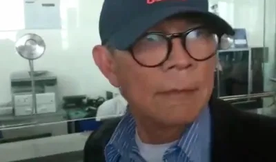 Marcelo Torres Benavides, exalcalde de Magangué, en el aeropuerto El Dorado antes de tomar un vuelo.