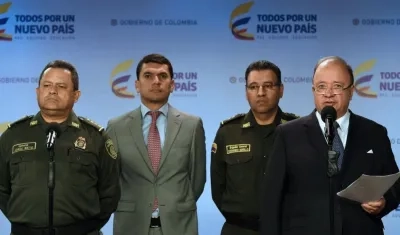 El ministro de Defensa, Luis Carlos Villegas, y el director de la Policía, Jorge Hernando Nieto.