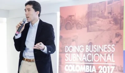 Luis Fernando Mejía, Director de DNP, presentando los resultados.