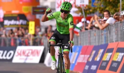 Rigoberto Urán gana en solitario la Milán-Torino.