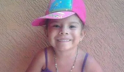 La foto de la niña se publica a petición de las autoridades, para lograr pronto su ubicación.