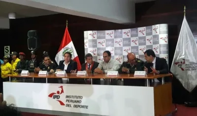 Rueda de prensa en la que dieron a conocer las medidas del partido Perú Vs. Colombia.