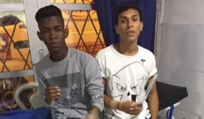 El cantante de champeta Boby Sierra y su corista.