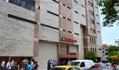 Fachada de la Clínica Reina Catalina.