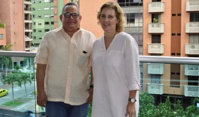 El académico Ariel Castillo y la directora del Parque Cultural, María Eulalia Arteta.