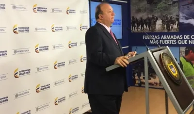 Ministro de Defensa, Luis Carlos Villegas