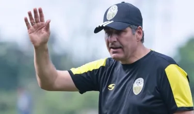 Santiago Escobar, técnico colombiano.