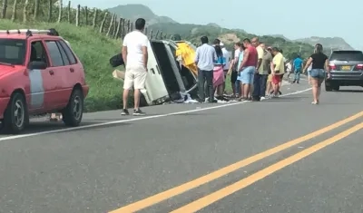 Un accidente de tránsito se presentó en la mañana de este domingo en el kilómetro 68 de la Vía al Mar