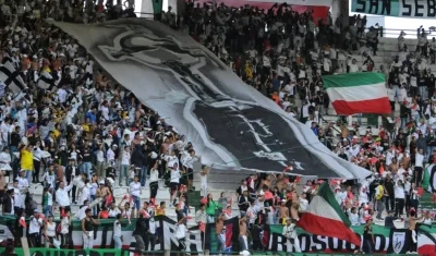Barra Holocausto Norte en el estadio de Manizales.