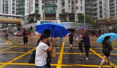 El paso del tifón en China provocó la evacuación de residentes y cancelación de vuelos.