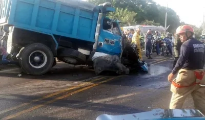 El triple choque en Campeche causó un enorme trancón en la Cordialidad.