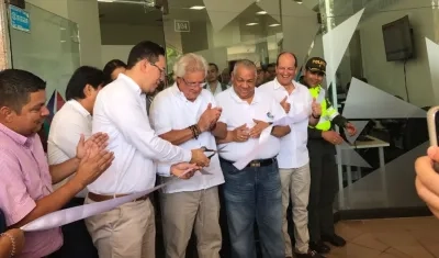 El Director del AMB, Jaime Berdugo, y el Alcalde de Soledad, Joao Herrera, presidiendo la inauguración.