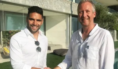 Dimitri Rybolovlev al lado del colombiano Radamel Falcao García.