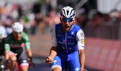 Fernando Gaviria a su llegada a la meta.