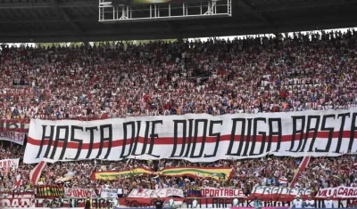 Tribunas del estadio Metropolitano llenas de hinchas de Junior. 