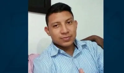 Yeison Amilkar Solano López, cajero.