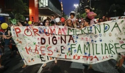 Las críticas no se hicieron esperar, especialmente desde las asociaciones de nutricionistas y las organizaciones de Derechos Humanos. 