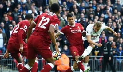 Harry Kane en acción del partido ante Liverpool. 