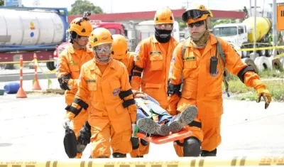 Imágenes del simulacro cerca del Puente Pumarejo en Barranquilla.