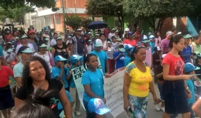 Imágenes de la caminata en el barrio California.