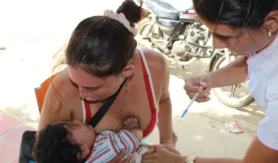 Desde 1996 en el PAI se incluyó  la vacuna contra el sarampión, la rubéola y las paperas, conocida también como triple viral. 