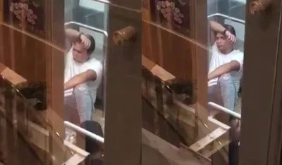 Momentos en que el artista estaba atrapado en el ascensor.