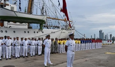 66 grumetes alumnos de la Escuela Naval de Suboficiales ARC “Barranquilla” están en la tripulación del Buque Escuela Gloria.