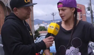 Dayana Cordero, boxeadora colombiana, con el periodista Marco Pérez. 