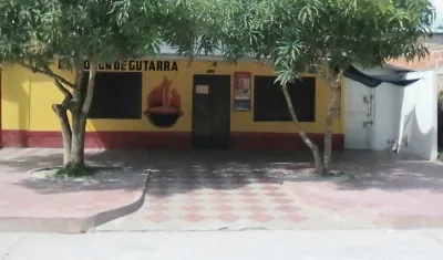 Aspecto del restaurante atracado la noche anterior en Santo Tomás.