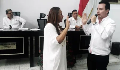 Lilia Manga, juramentando como nueva presidenta de la Asamblea para 2018.