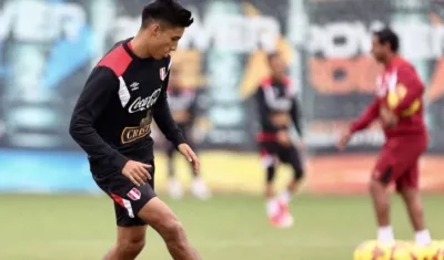 José Manzaneda, jugador de Perú. 