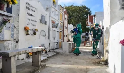 Las jornadas se cumplieron en los dos cementerios.