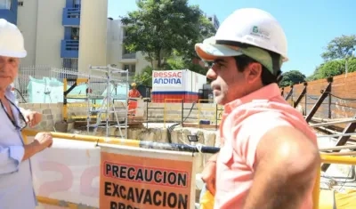 El alcalde Alejandro Char durante su inspección.