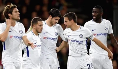 Chelsea busca salir del tropiezo de la Champions. 