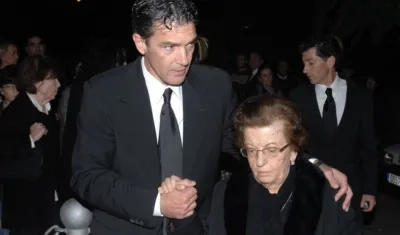 El actor Antonio Banderas con su madre Ana Bandera Gallego.