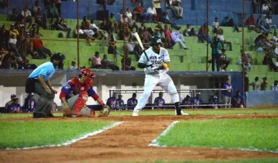 Caimanes arrancaron con victoria. 