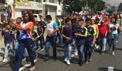 Paso de la llama por Cali. 