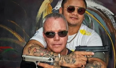 La polémica foto de del boxeador y el exsicario de Pablo Escobar. 