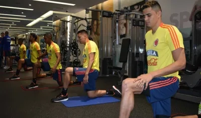 Giovanni Moreno y sus compañeros estrenan uniforme de entrenamiento.
